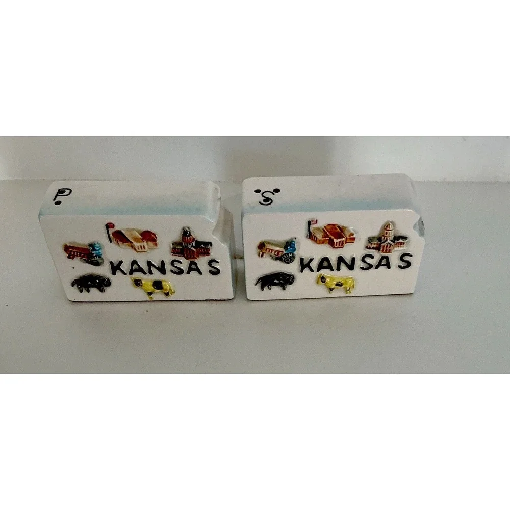 Vintage Kansas State Shaped Salt And Pepper Souvenir Set From The 1950's